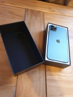 Apple iPhone 11 Pro Max - 256GB - Midnight Green (Unlocked) (CDMA + GSM) 2