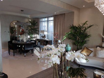 فيلا جاهزة للسكن في دبي 4 غرف وغرفة خادمة علي الجولف 2