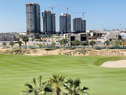 غرفة وصالة جاهزة على ملعب الغولف في دبي بقسط شهري 4500 درهم 3