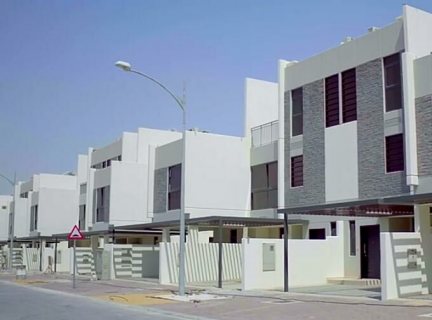  فيلا وسط دبي على شارع القدرة  3 غرف وصالة ب 1.3 مليون درهم 6