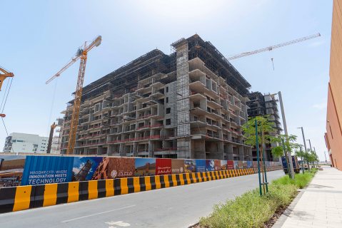 تملك شقة فريدة طابقين دوبلكس وروف بجاكوزي في أبو ظبي، مقابل 800 ألف درهم إماراتي 5