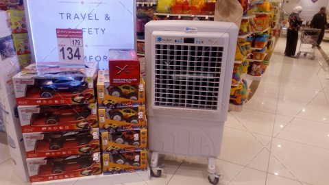 مكيفات خارجيه, اجهزه تبريد الهواء للايجار في دبي, ابو ظبى, الامارات.