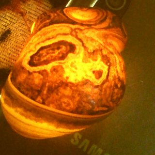 حجر كريم لا يقدر بمال 