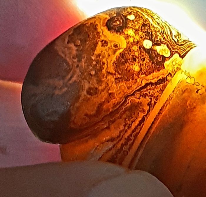 حجر كريم لا يقدر بمال  5