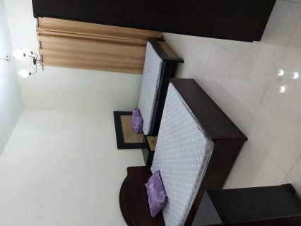 شقة غرفتين وصالة بها بلاكونه علي شارع رئسي في النعيمية 1 مقابل أسواق الامارات  2