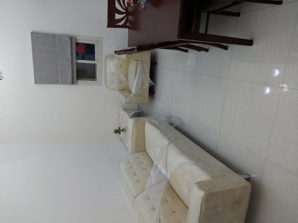 شقة غرفتين وصالة بها بلاكونه علي شارع رئسي في النعيمية 1 مقابل أسواق الامارات  6