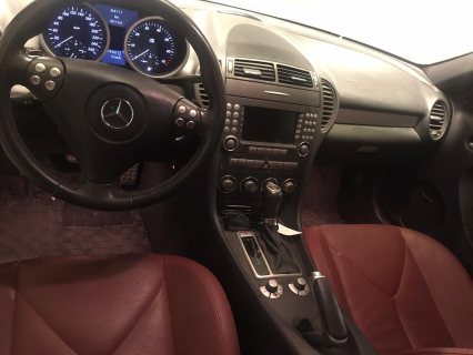 Mercedes SLK 350 - 2008 model in good condition for sale for 25000 dirhams 3