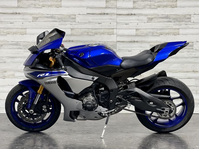 2016 Yamaha R1 available