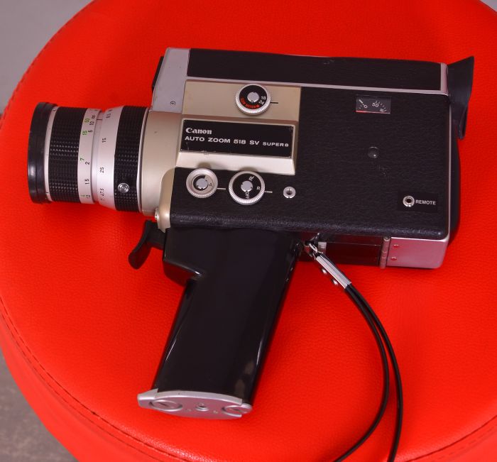 كاميرا CANON لهواة المقتنيات موديل عام 1975
