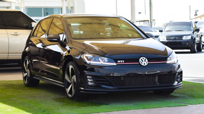 Volkswagen Golf GTi 2019 GCC. 66000 km 99000 aed 2