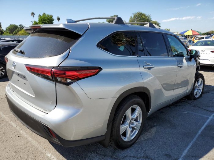  Toyota Highlander ..2021.....contact on whatsapp 557266210 3