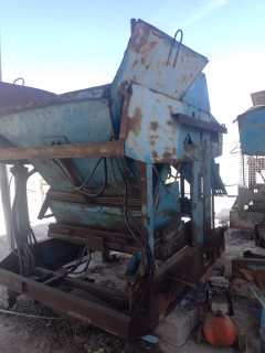  0553828926Cement block making machine for sale in Fujirah 17000 AED
