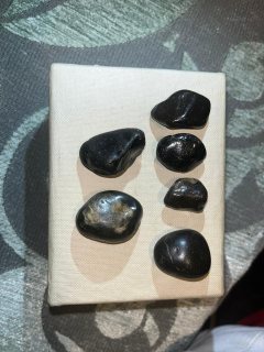 مجموعة من الاحجار السوداء الماس وعقيق نادر جدا احجام معقولة  3