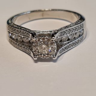 Diamond Ring with gemstone 5