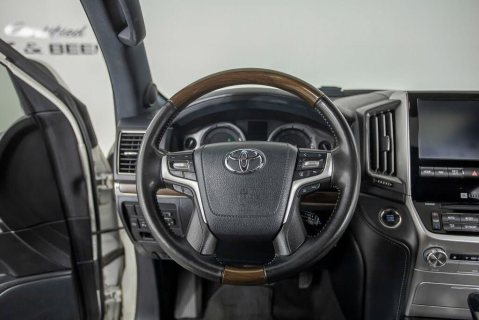 2019 Toyota Land Cruiser 4