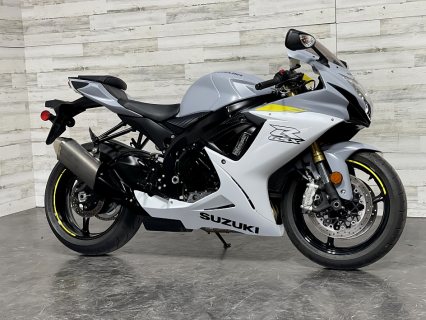 2022 Suzuki Gsx r750cc 3