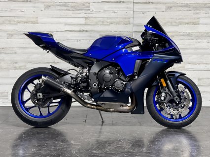 2023 Yamaha R1 available