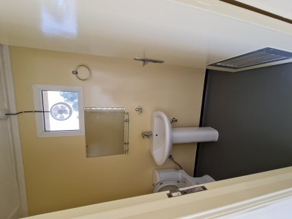 غرفة خادمة أو حارس جميلة بحمام بمساحة 3م×3م 5