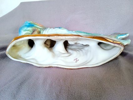 تحفة فنية  إيطالية أصلية من السيراميك  الحر مطلية بماء الذهب. 6