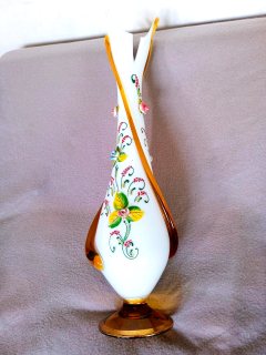 مزهرية أنتيك من زجاج الأوبالين الفرنسي الأبيض المستوحى من فن المورانو 4