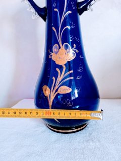 مزهرية انتيك من الزجاج الأزرق الفرنسي المطلي بماء الذهب  4