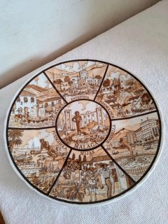 طبق  انتيك من البرسلين الحر موقع من الفنان الاسباني جاكاماسو  3