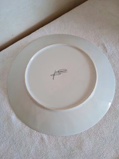 طبق  انتيك من البرسلين الحر موقع من الفنان الاسباني جاكاماسو  4