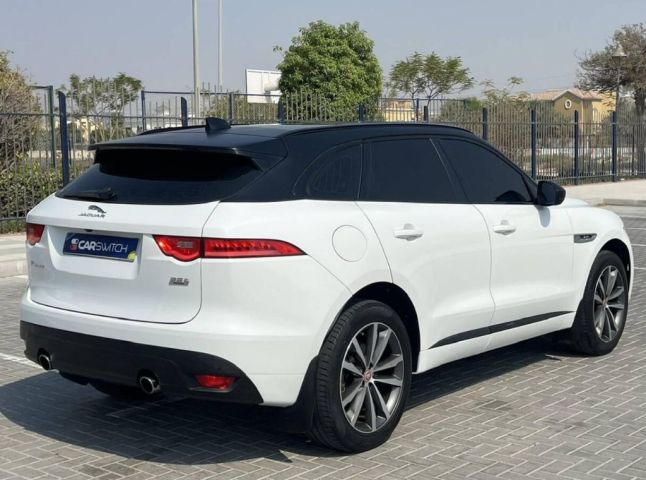 Jaguar F pace R port 3