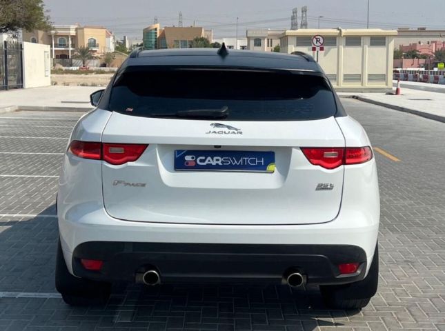 Jaguar F pace R port 4