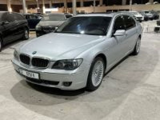 السيارة BMW 750 I فل اوبشن 3