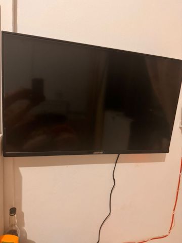 Well and fine worked GEEPAS 32 inch HD TV only 300 