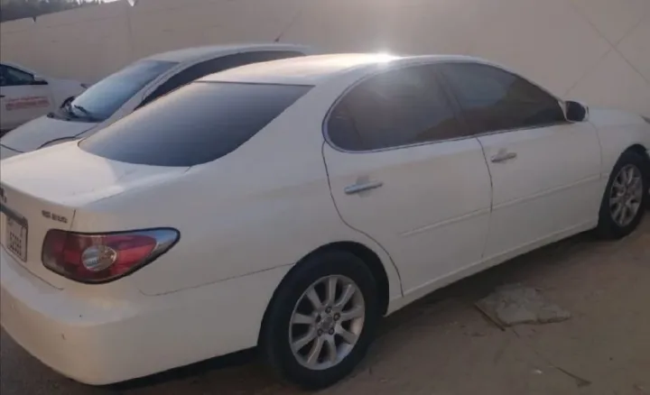 لكزس موديل 2004 ES330