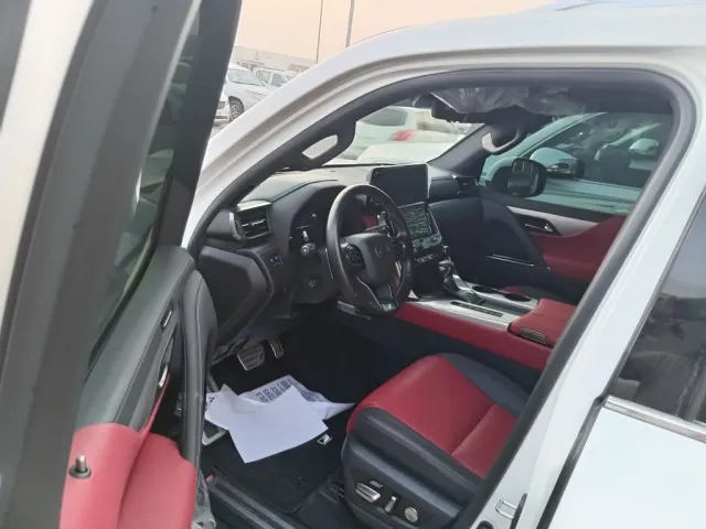 لكزس LX600 موديل 2022 F SPORT 3