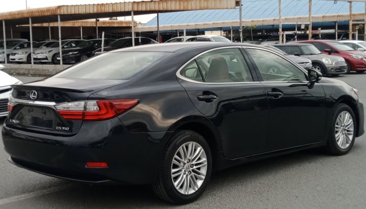 Lexus ES 350 V6 3.5L Full Options Model 2017