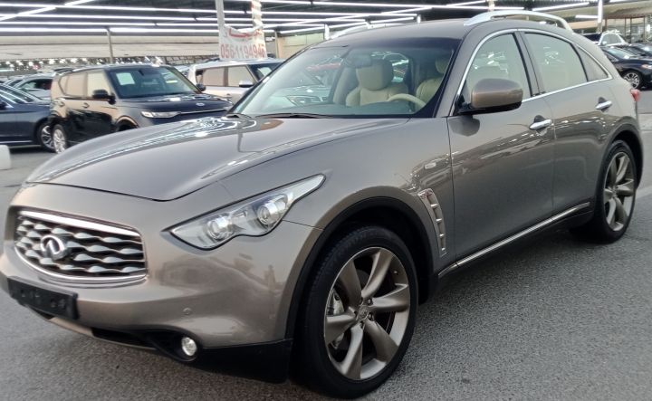 Infiniti FX50 S V8 5.0L Full Option Model 2009  2