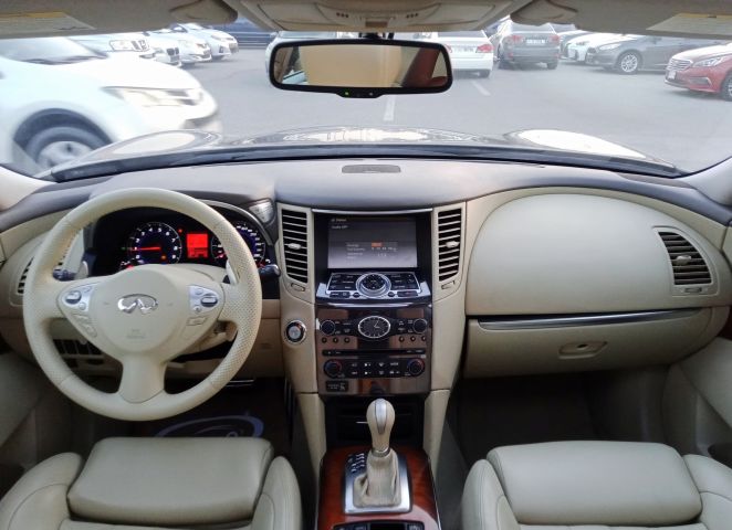 Infiniti FX50 S V8 5.0L Full Option Model 2009  5