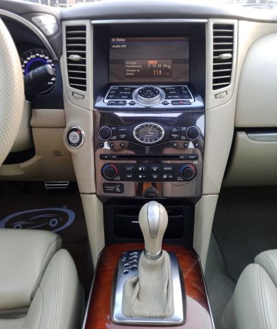 Infiniti FX50 S V8 5.0L Full Option Model 2009  6