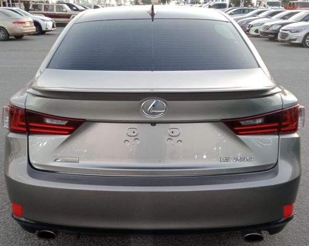 Lexus Is250 F Sport V6 2.5L Full Option Model 2015 4