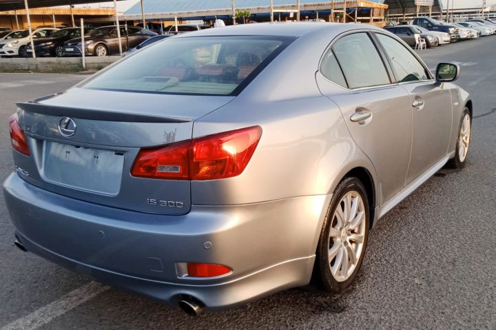 Lexus IS 300 V6 3.0L Full Option Model 2008 4