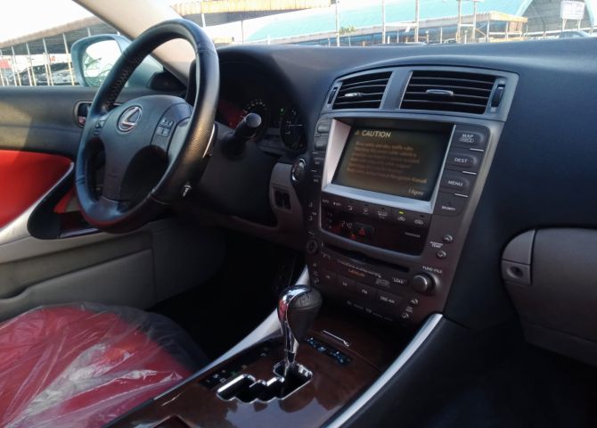 Lexus IS 300 V6 3.0L Full Option Model 2008 8