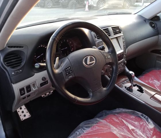 Lexus IS 300 V6 3.0L Full Option Model 2008 9