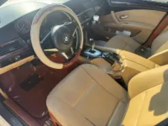 سيارة Bmw 520i 3