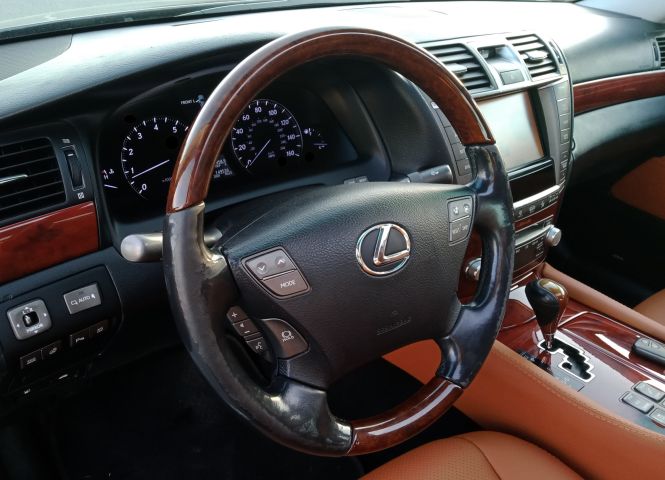 Lexus LS460 4.6L V8 Model 2010 7