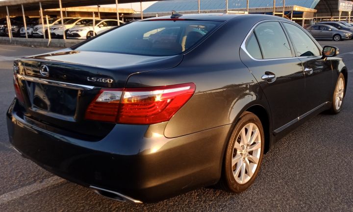 Lexus LS460 4.6L V8 Model 2010 4