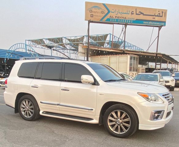 Lexus LX570 S V8 5.7L Full Option Model 2011