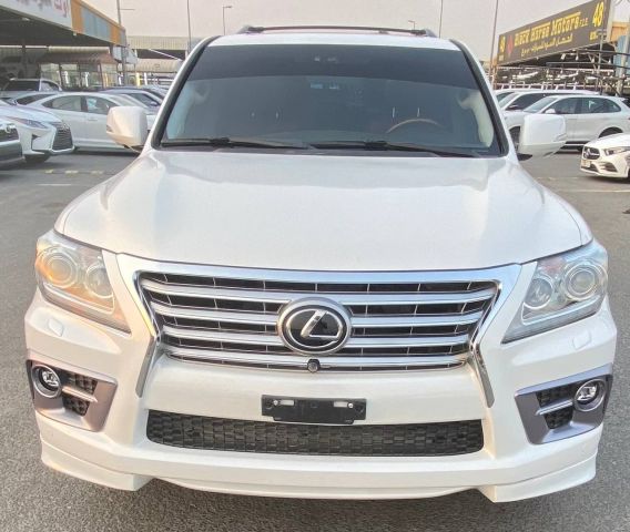 Lexus LX570 S V8 5.7L Full Option Model 2011 2