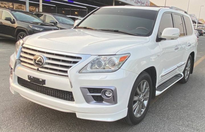 Lexus LX570 S V8 5.7L Full Option Model 2011 3