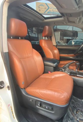 Lexus LX570 S V8 5.7L Full Option Model 2011 8