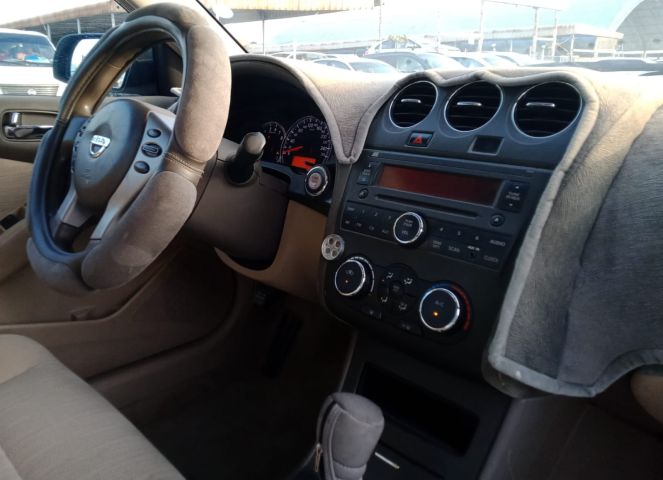 Nissan Altima S V4 2.5L Model 2011 7