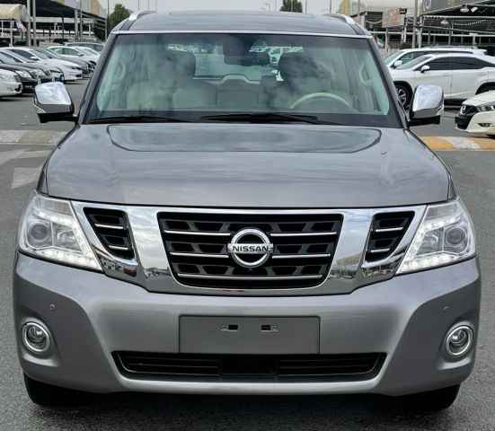 Nissan Patrol LE PLATINUM V8 5.6L Full Option Model 2013